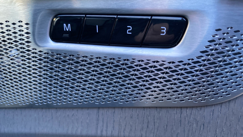 Volvo XC90 2.0 T8 PHEV Ultra Dark 5dr AWD Geartronic Estate